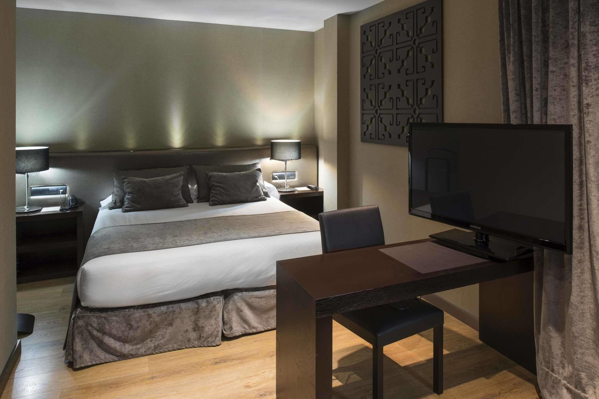 Catalonia Avinyo 3* Barcelone