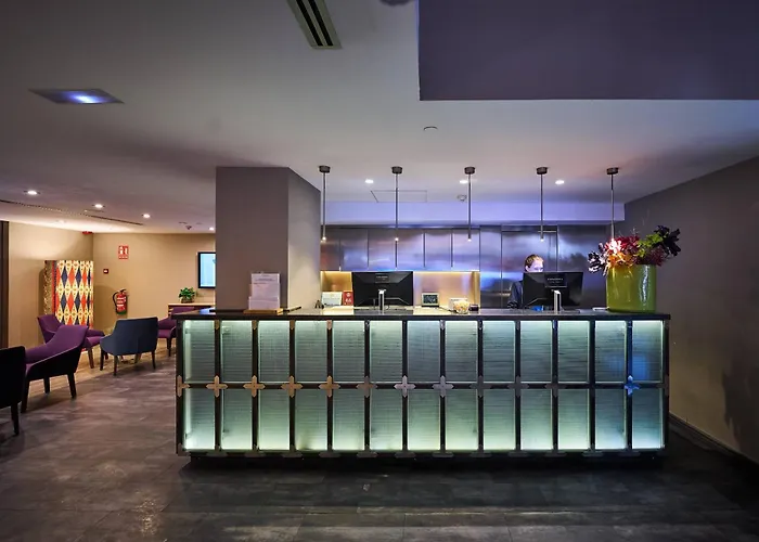 Hotel Catalonia Avinyó